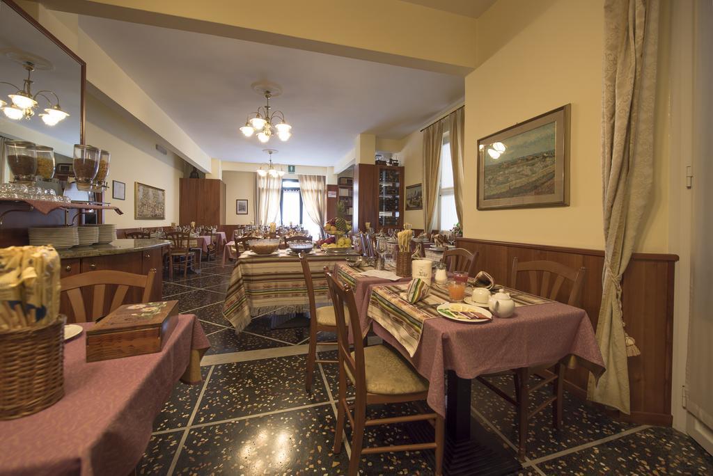 Hotel Bristol Лаванья Екстер'єр фото